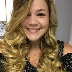 Meet your Posher, Laura